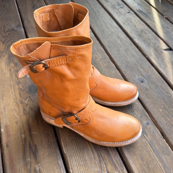 Frye Veronica Short Slouchy Boot in Distressed Camel Leather - Women's 8.5B - Picture 2 of 14